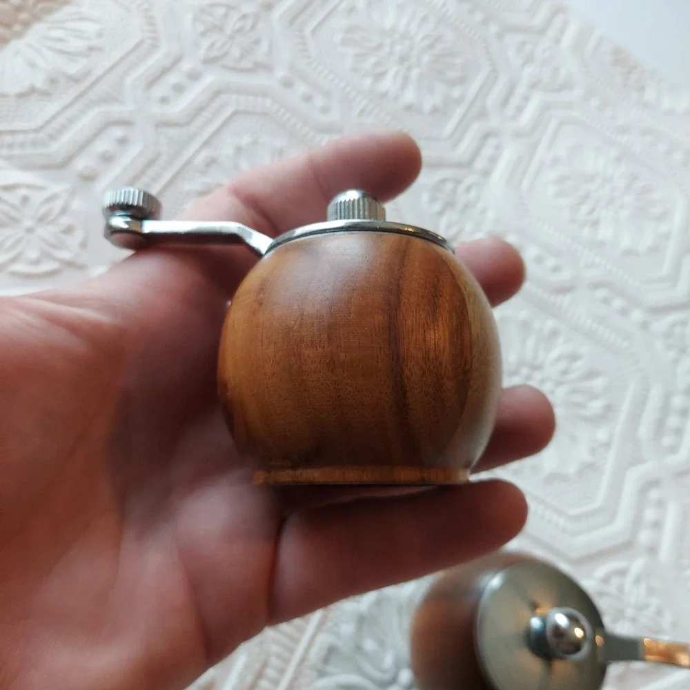 Vintage Wood Salt and Pepper Grinder Set Hand Crank Chrome Spherical Brown 2pc